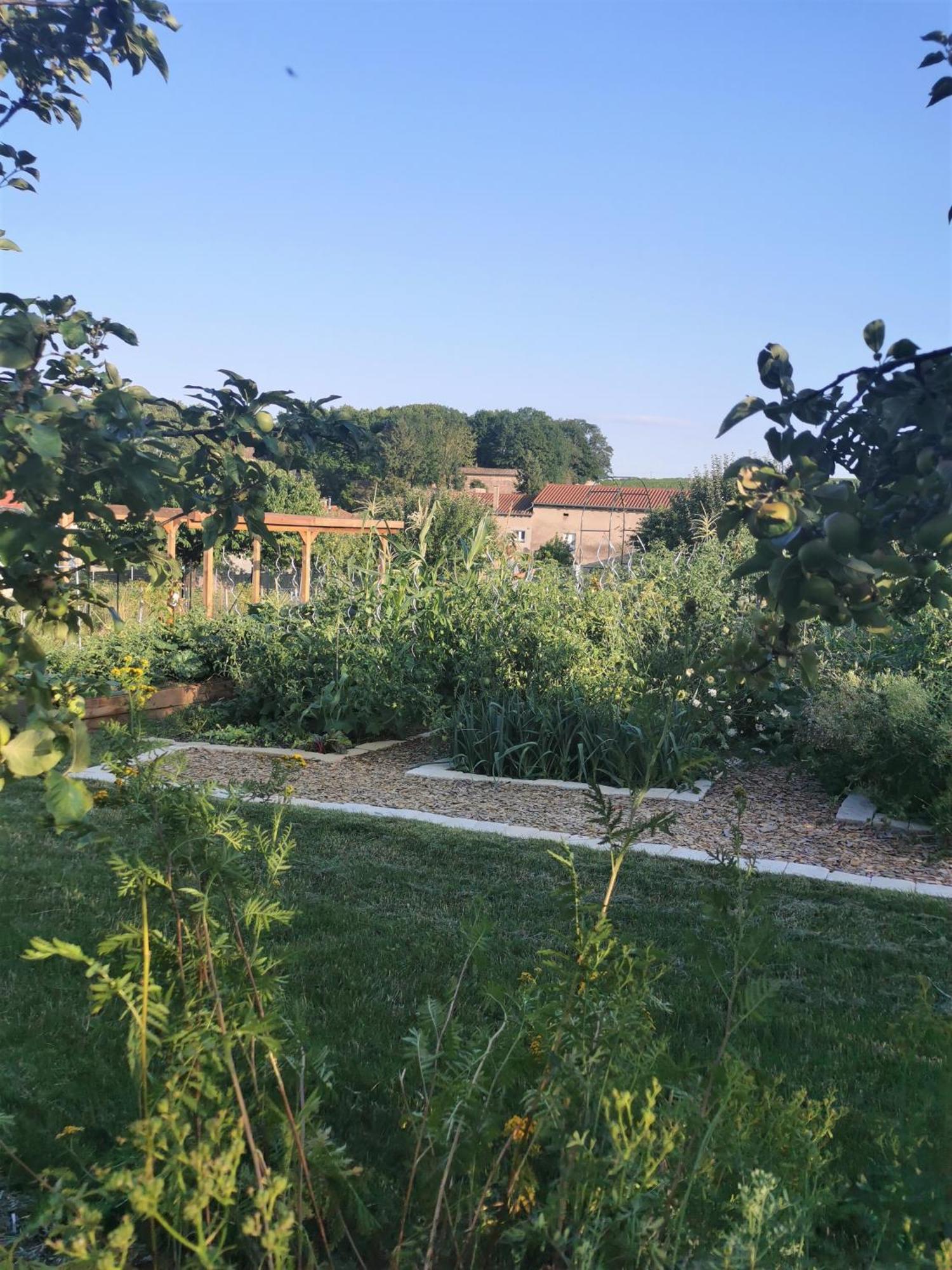 Prissé Au Jardin Des Deux Roches Bed & Breakfast エクステリア 写真