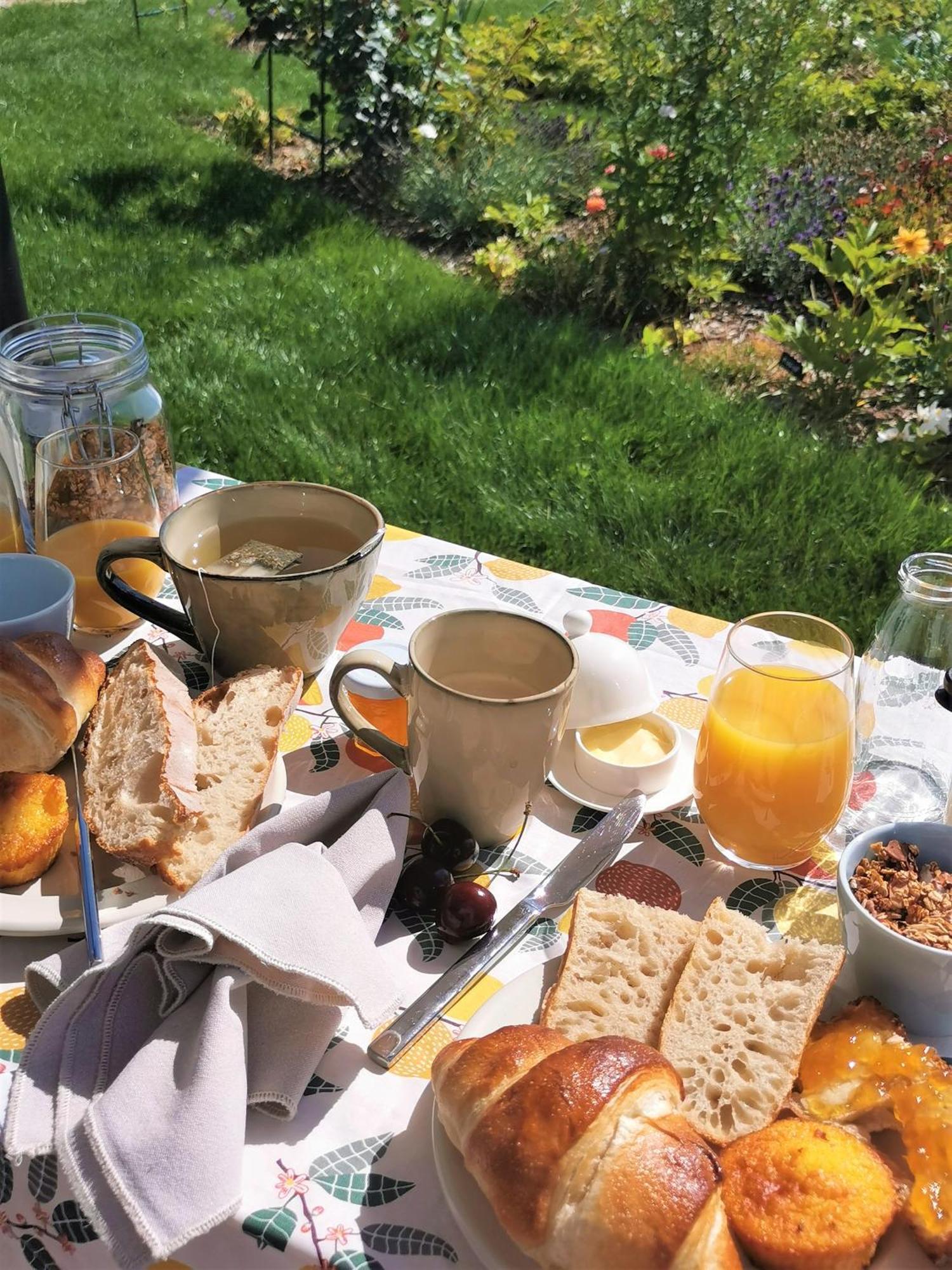 Prissé Au Jardin Des Deux Roches Bed & Breakfast エクステリア 写真