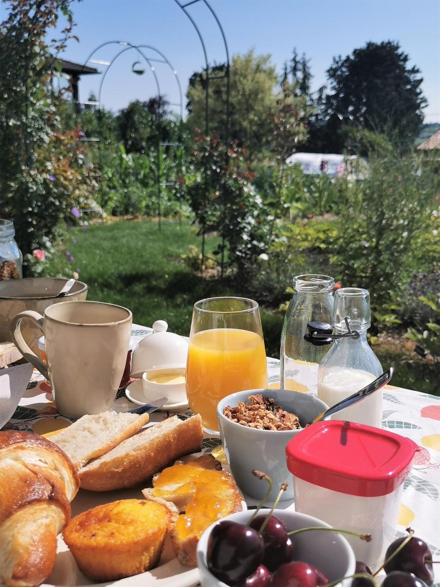 Prissé Au Jardin Des Deux Roches Bed & Breakfast エクステリア 写真