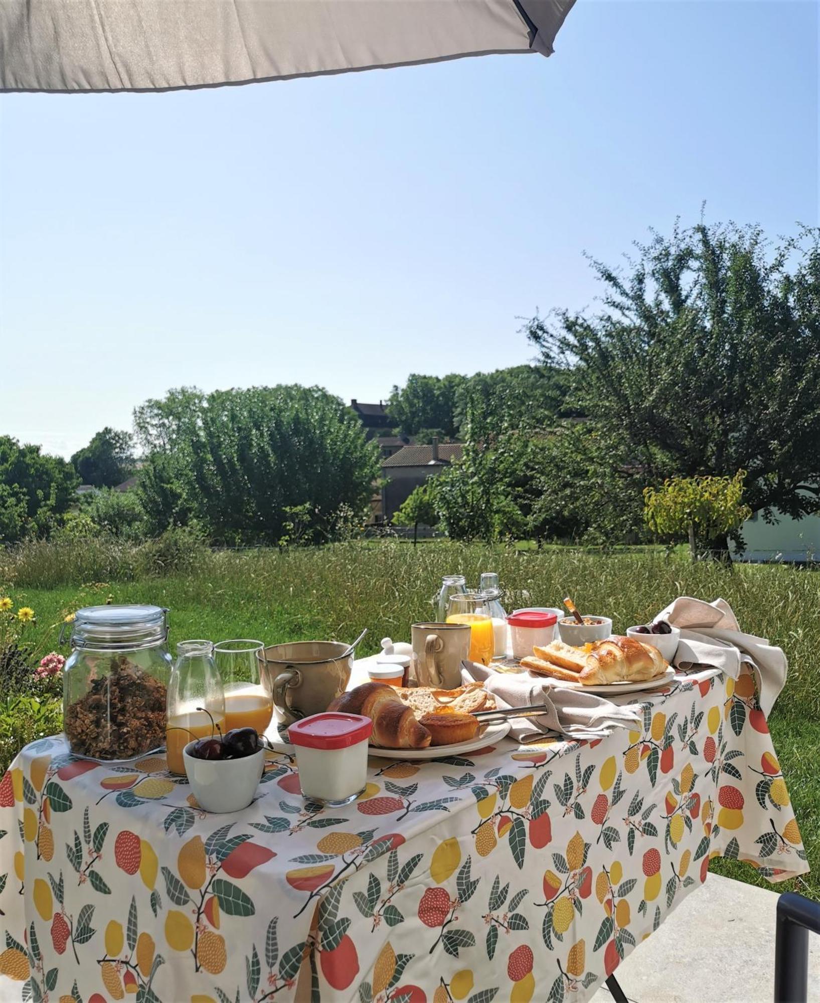 Prissé Au Jardin Des Deux Roches Bed & Breakfast エクステリア 写真