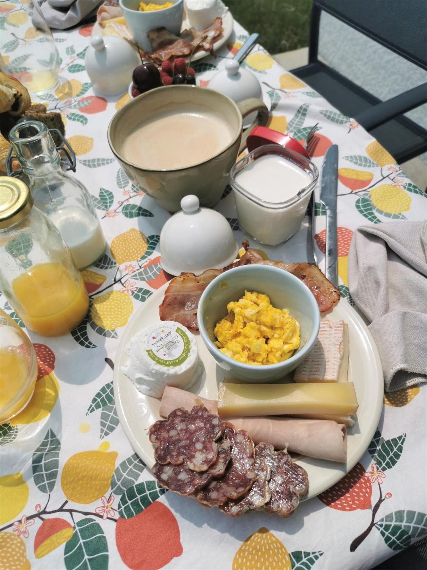 Prissé Au Jardin Des Deux Roches Bed & Breakfast エクステリア 写真
