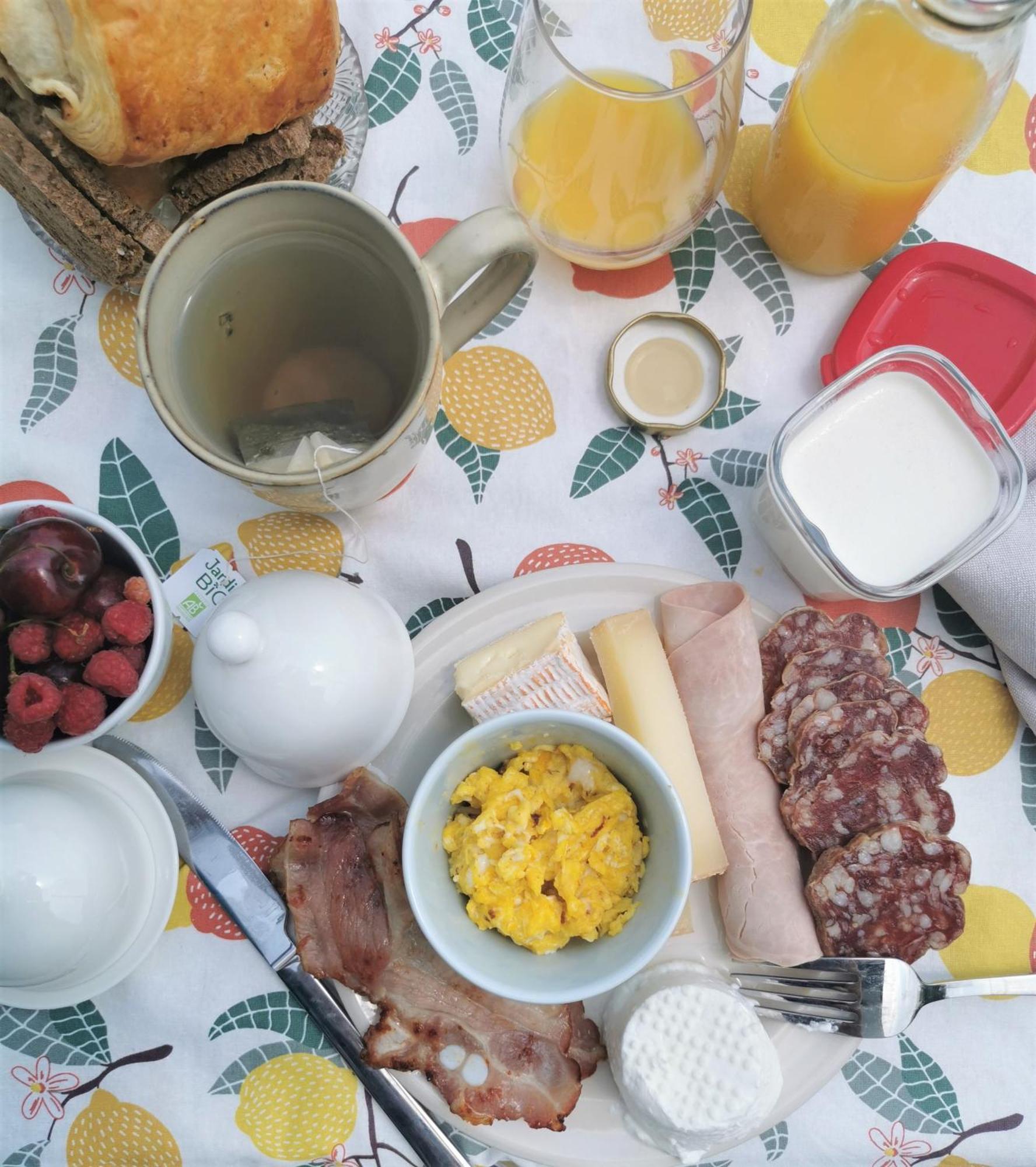Prissé Au Jardin Des Deux Roches Bed & Breakfast エクステリア 写真